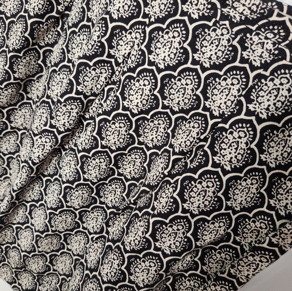 LOFT Black and Cream Skirt Size 6 - Picture 2 of 5